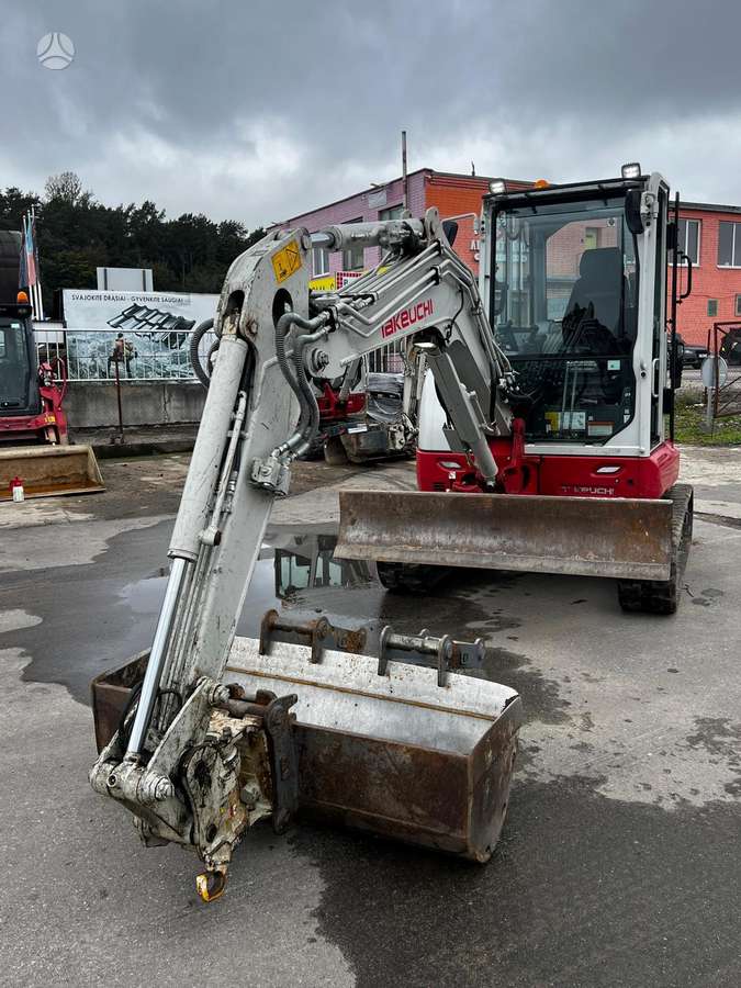 Takeuchi TB230 su POWERTILT, ekskavatoriai