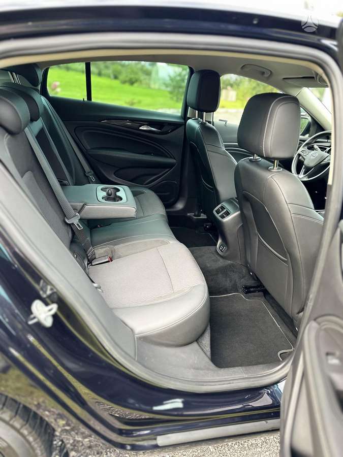 Opel Insignia, 2.0 l., Седан