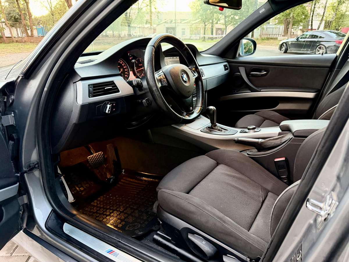 BMW 325, Универсал
