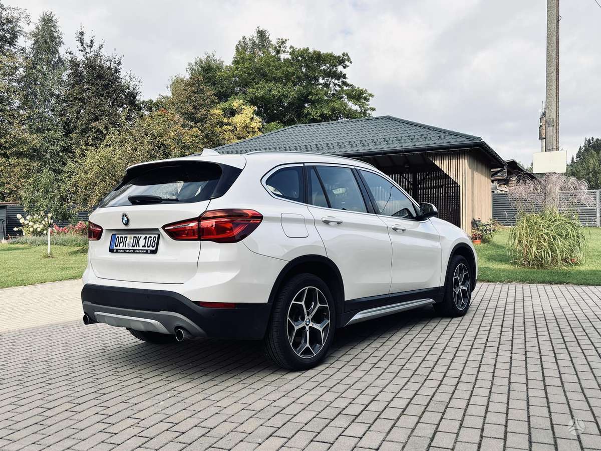 BMW X1, 2.0 l., Минивэн