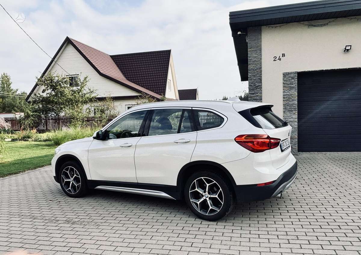 BMW X1, 2.0 l., Минивэн