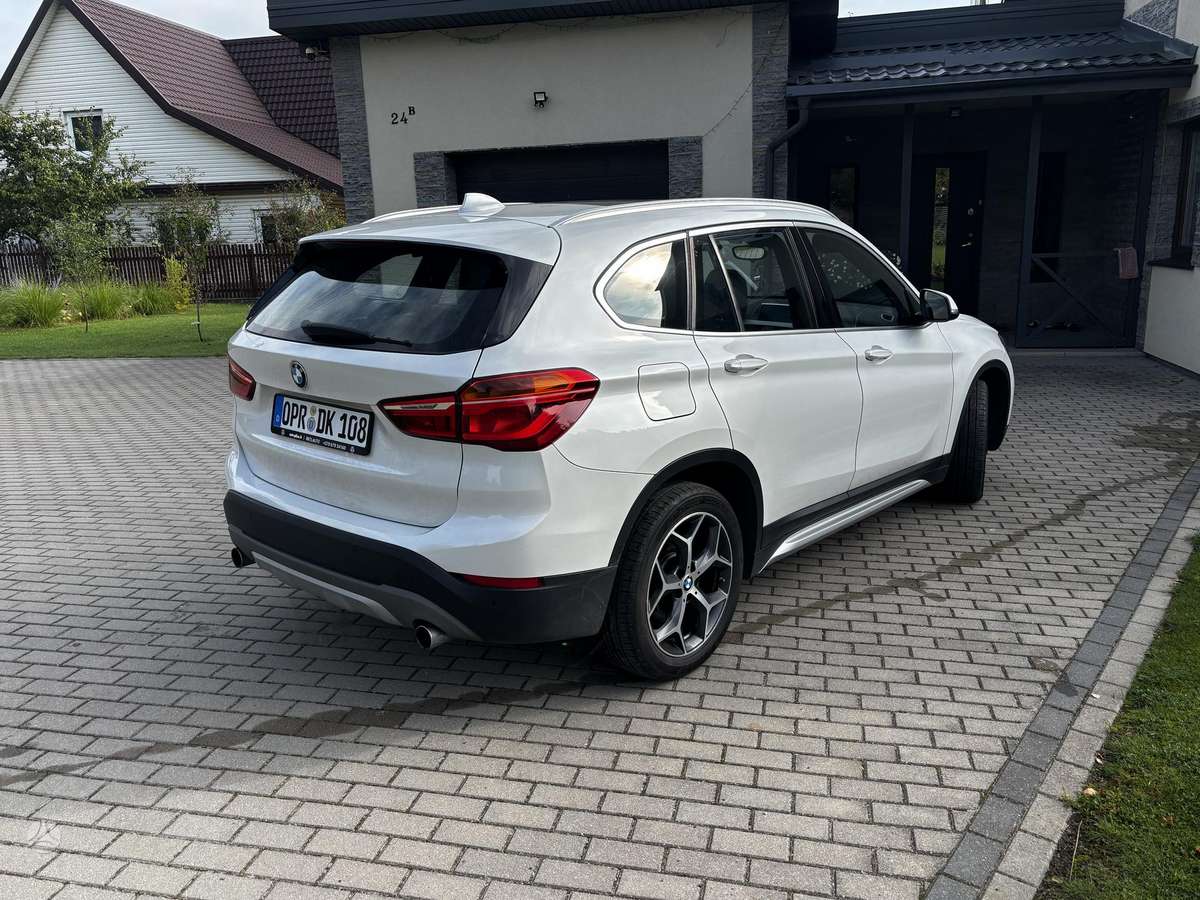 BMW X1, 2.0 l., Минивэн