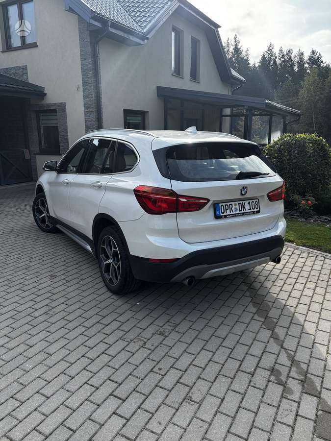 BMW X1, 2.0 l., Минивэн