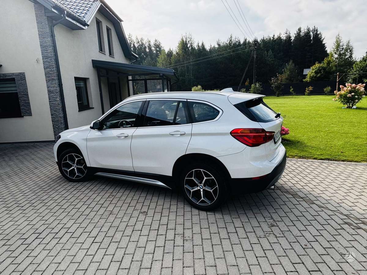BMW X1, 2.0 l., Минивэн