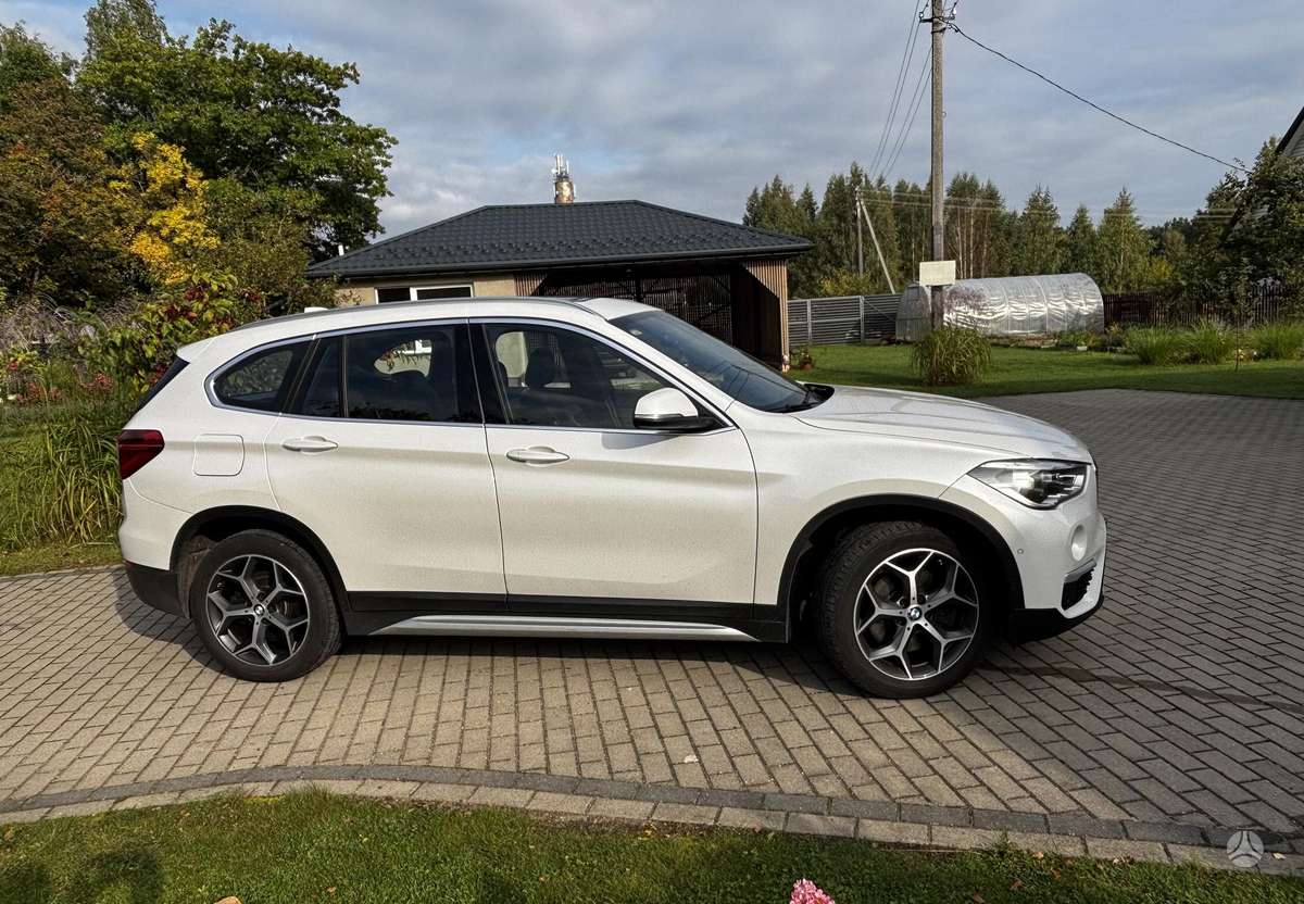 BMW X1, 2.0 l., Минивэн