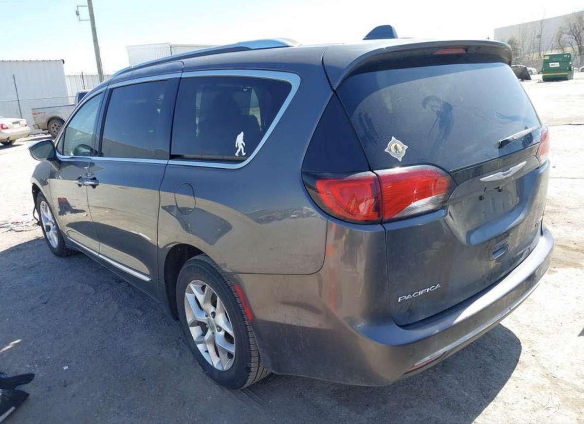Chrysler Pacifica Benzinas