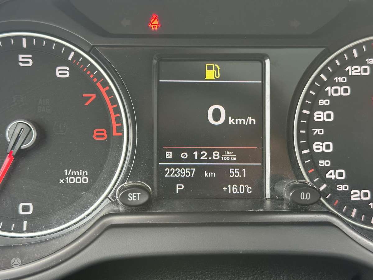 Audi Q5, 2.0 l., off-road / crossover