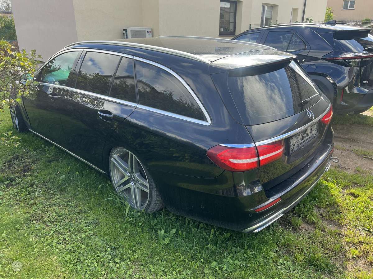 Mercedes-Benz E220 for parts