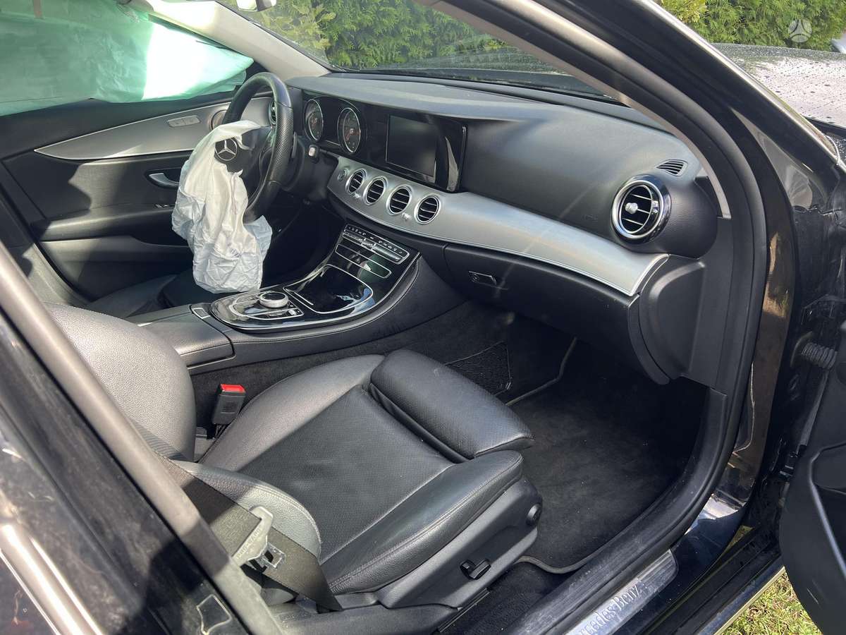 Mercedes-Benz E220 for parts