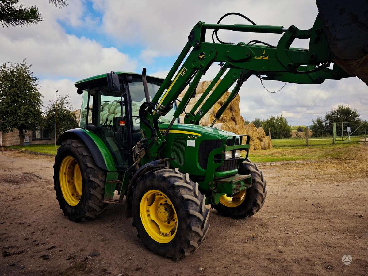 John Deere 5100M, traktoriai