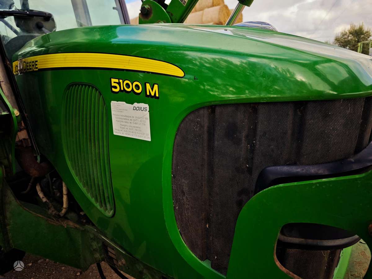 John Deere 5100M, traktoriai