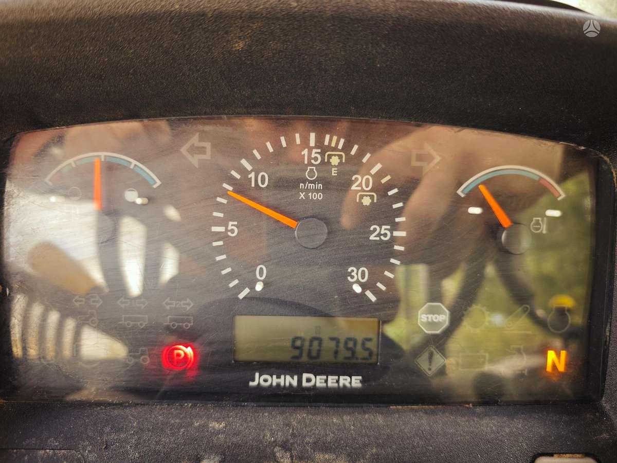 John Deere 5100M, traktoriai