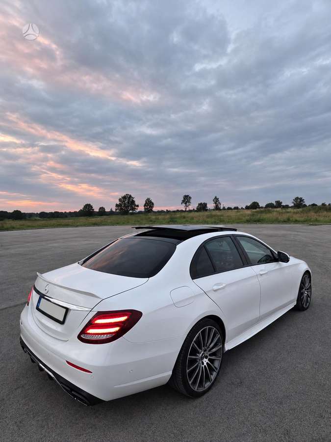 Mercedes-Benz E220, 2.0 l., Седан