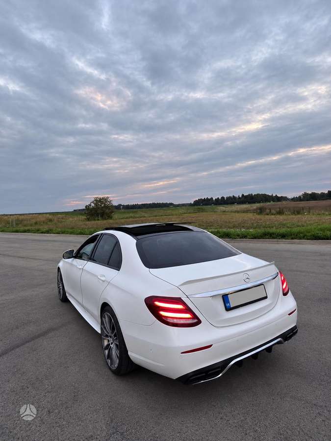 Mercedes-Benz E220, 2.0 l., Седан