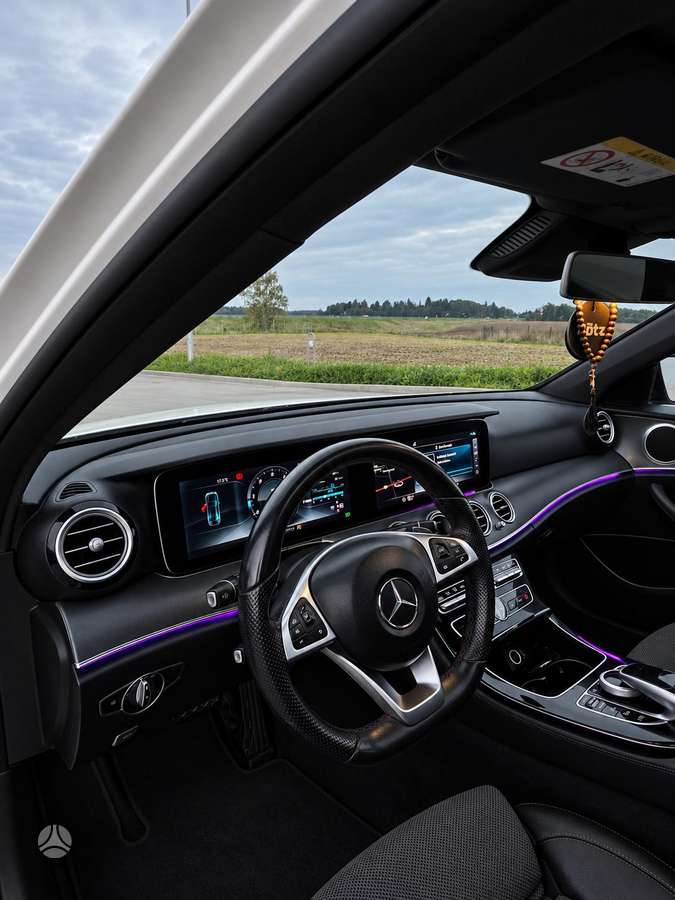 Mercedes-Benz E220, 2.0 l., Седан