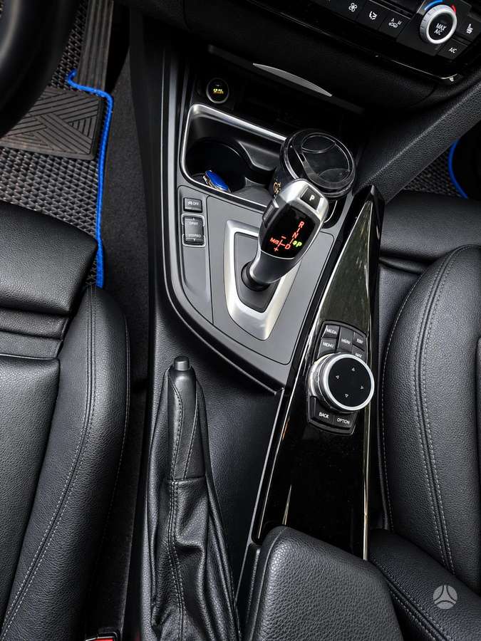 BMW 318, 2.0 l., Седан