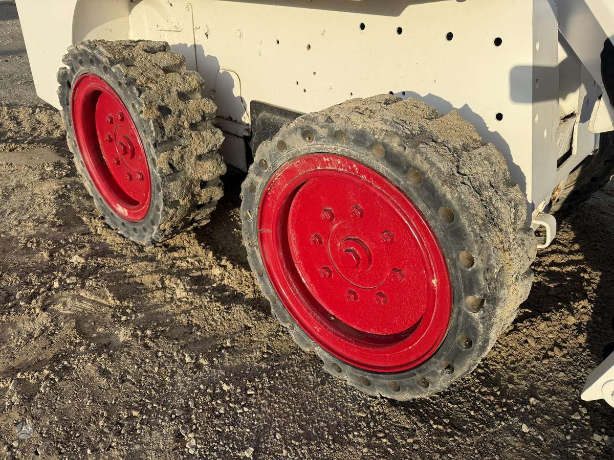 Bobcat S130, mini krautuvai