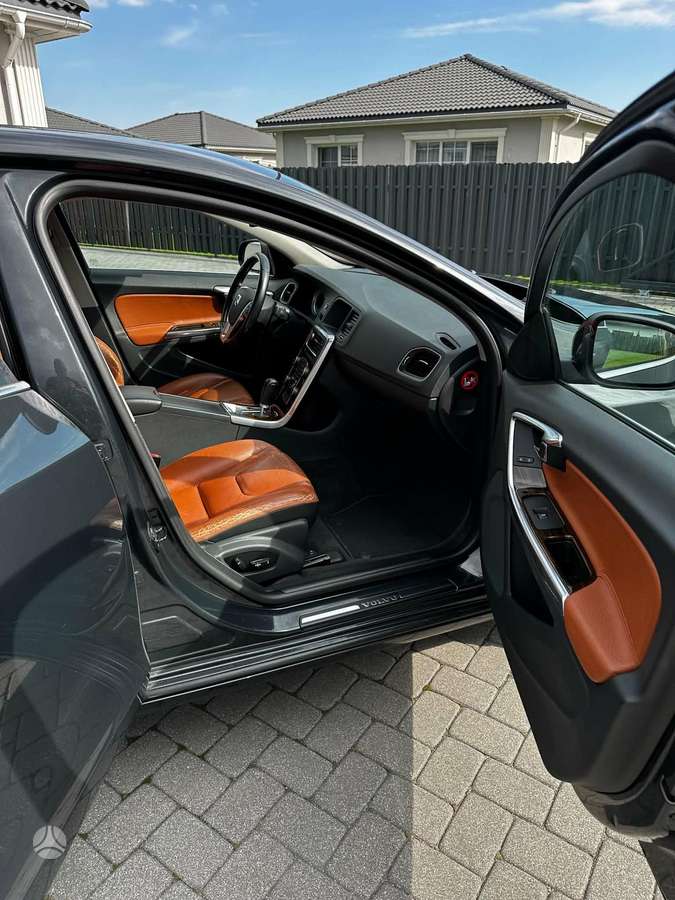 Volvo S60, 2.5 l., Седан