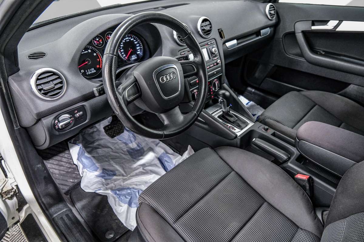 Audi A3, 1.8 l., Хэтчбек