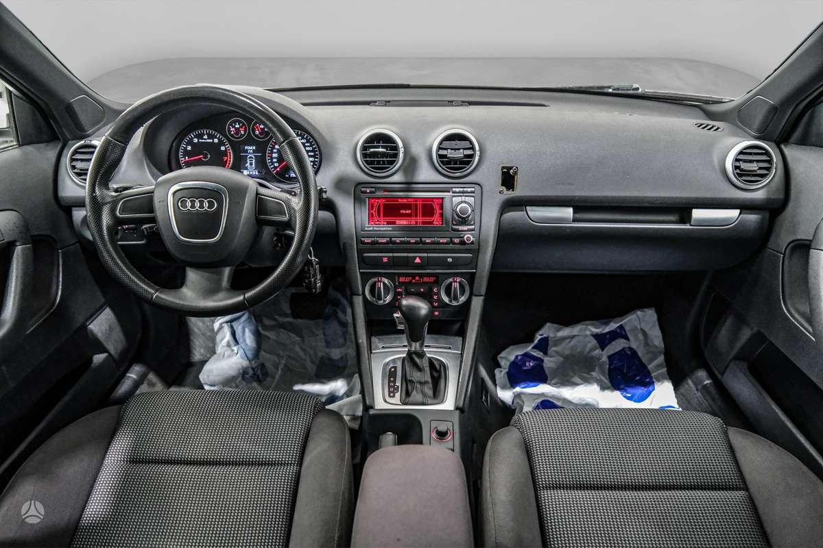 Audi A3, 1.8 l., hatchback