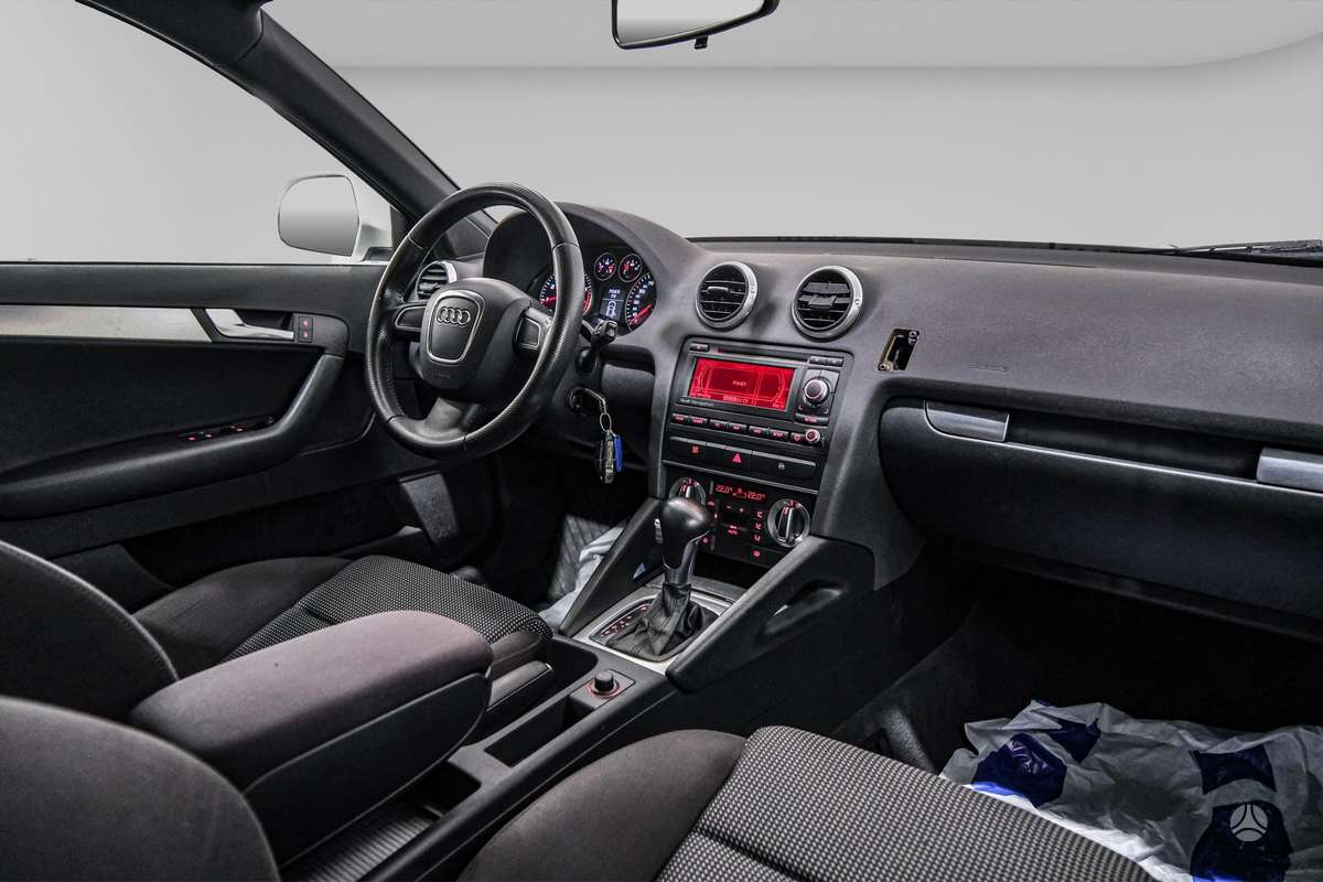 Audi A3, 1.8 l., Хэтчбек