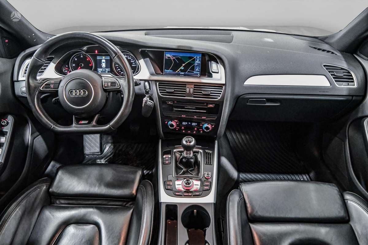 Audi A4, 3.0 l., universalas