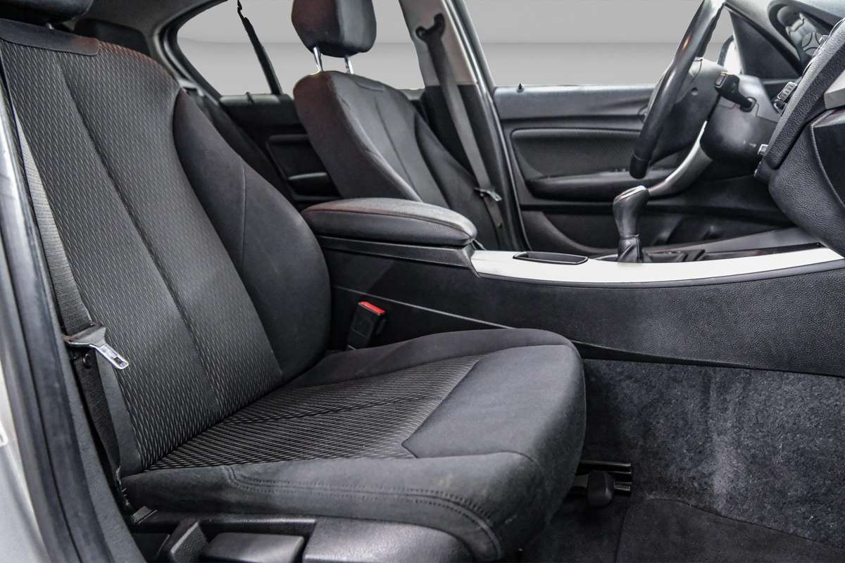 BMW 120, 2.0 l., hatchback