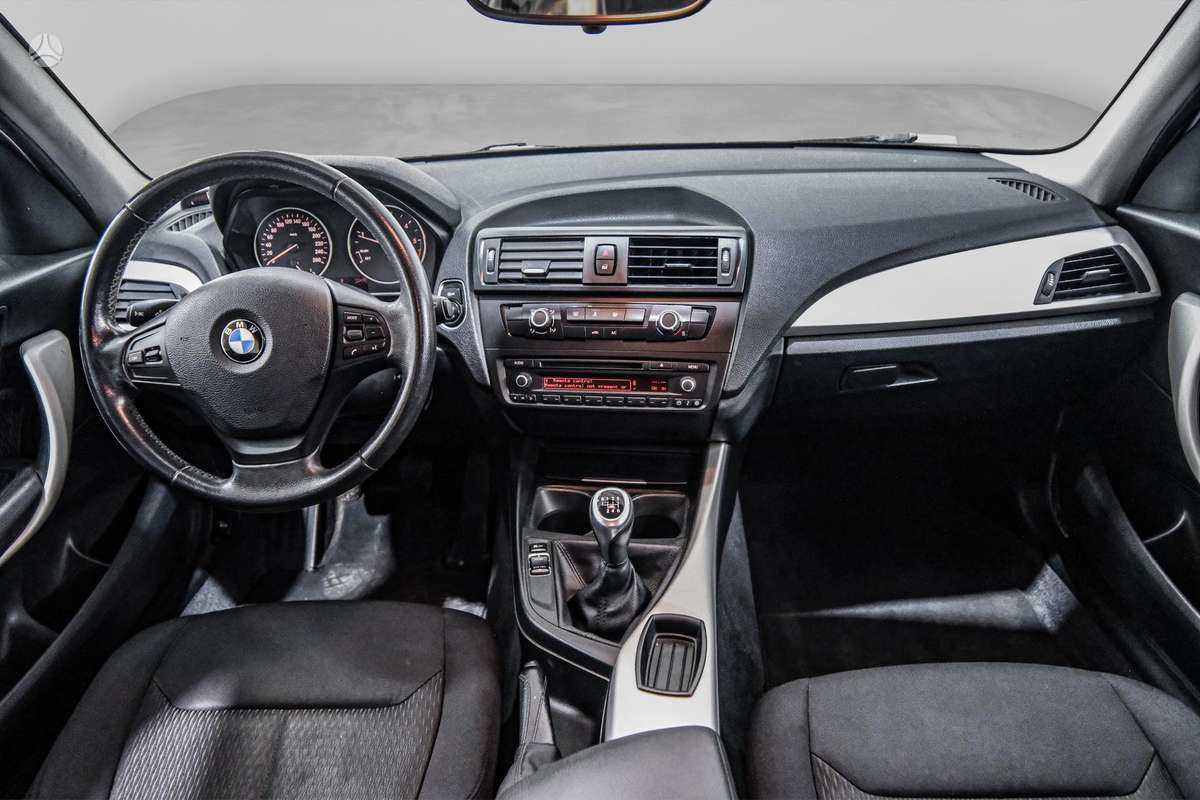 BMW 120, 2.0 l., hatchback