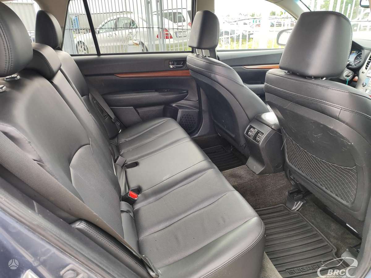 Subaru Outback, 3.6 l., off-road / crossover