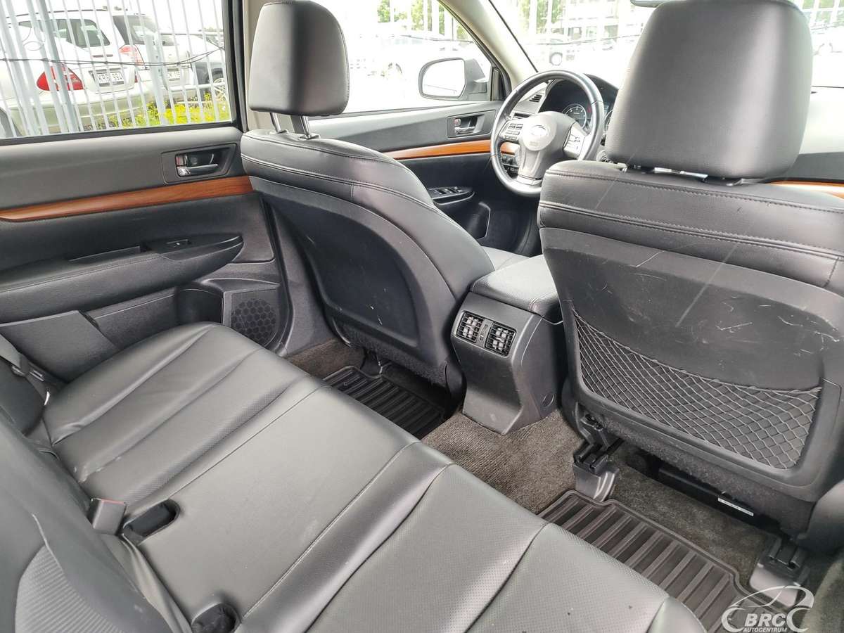 Subaru Outback, 3.6 l., off-road / crossover