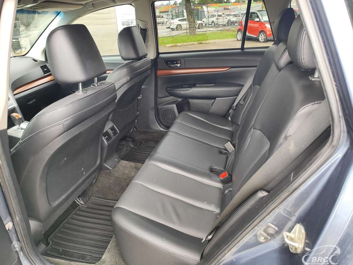 Subaru Outback, 3.6 l., off-road / crossover