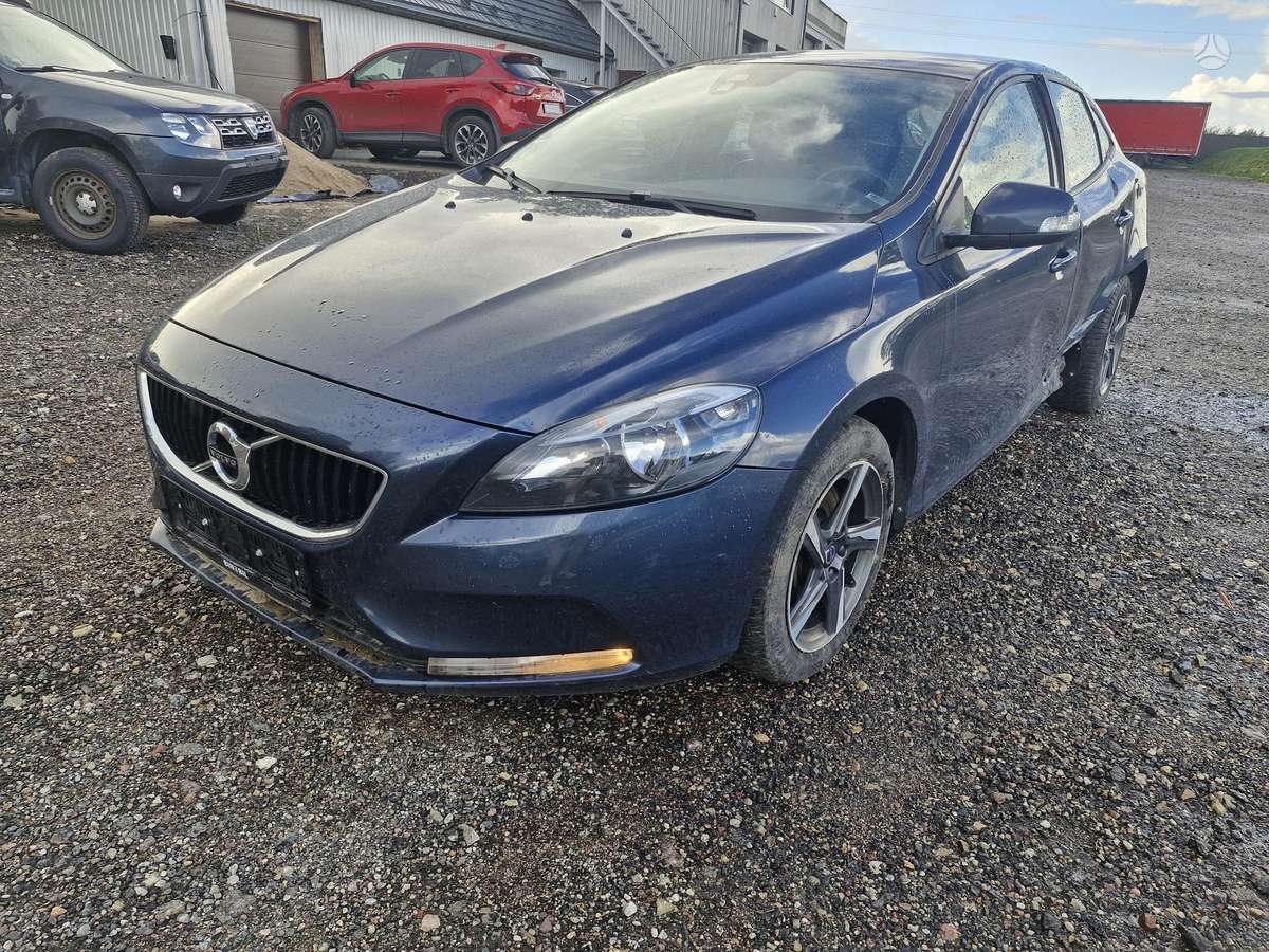 Volvo V40, 2.0 l., hatchback