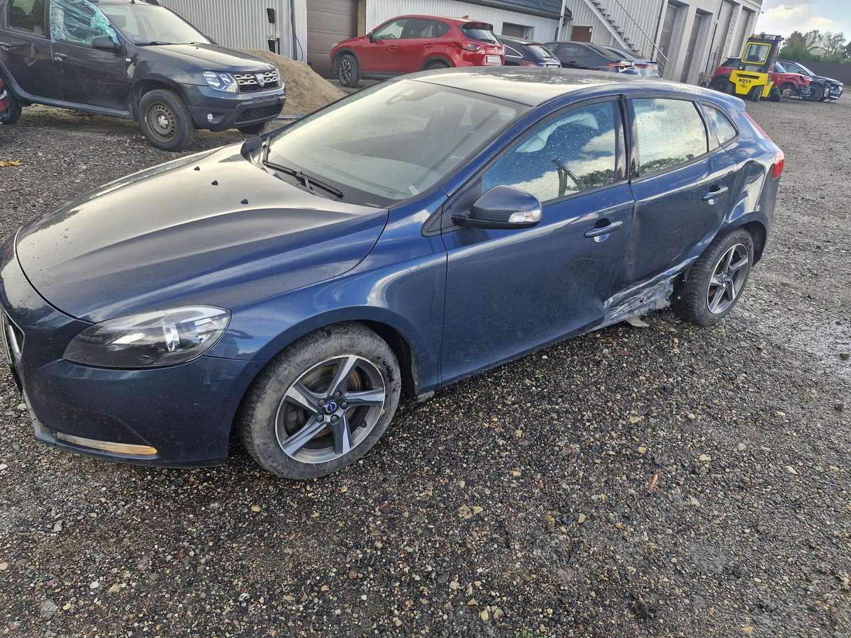 Volvo V40, 2.0 l., hatchback