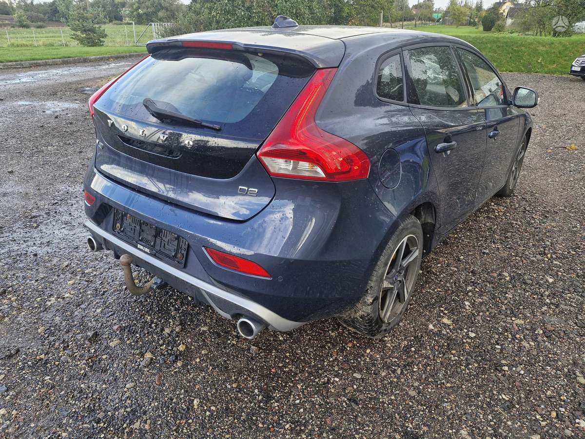 Volvo V40, 2.0 l., hatchback