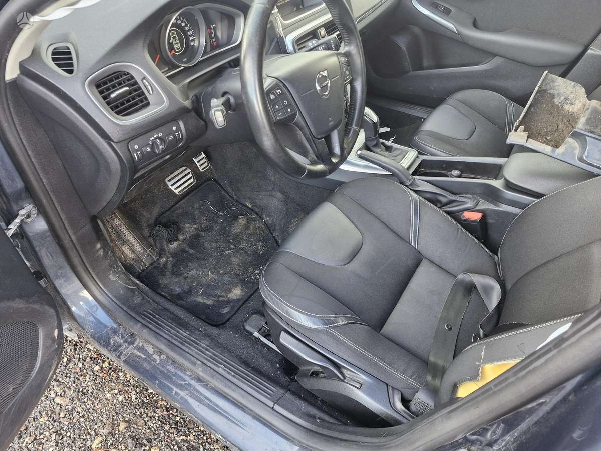 Volvo V40, 2.0 l., hatchback