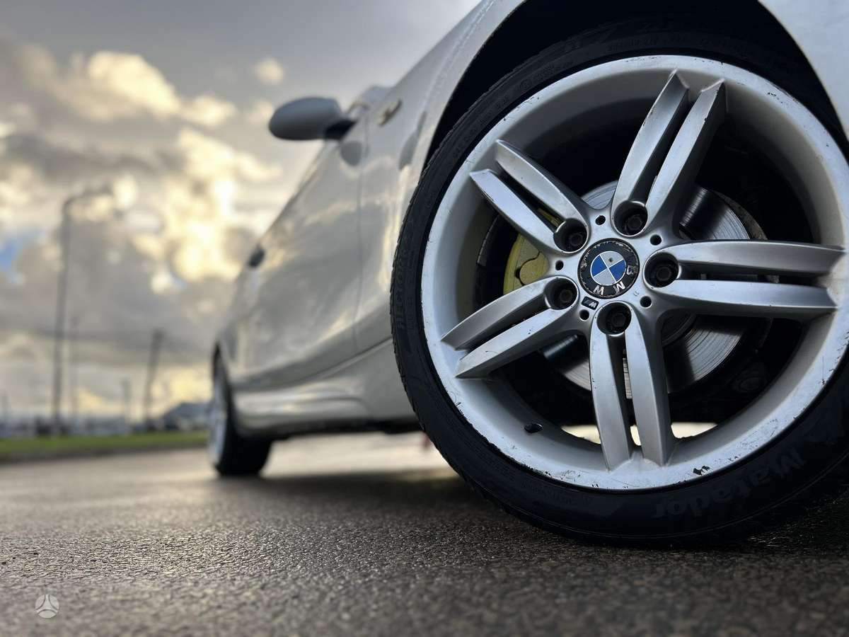 BMW 118, 2.0 l., hatchback