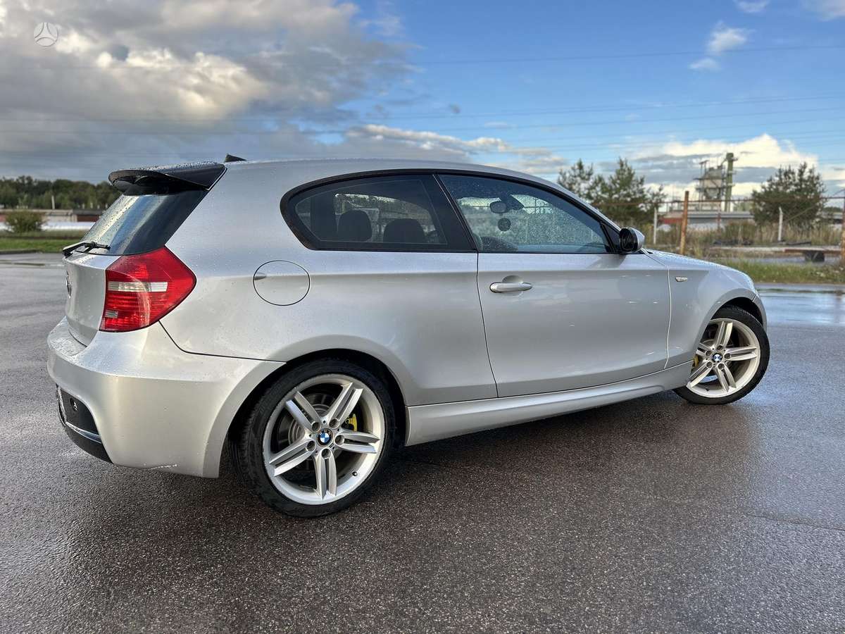 BMW 118, 2.0 l., Хэтчбек