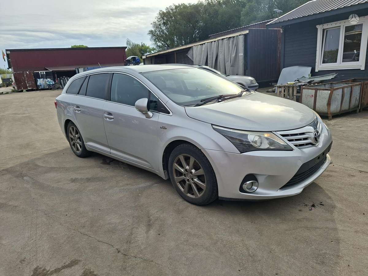 Toyota Avensis по частям