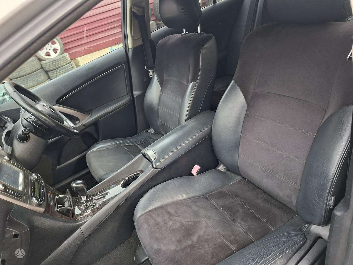 Toyota Avensis по частям