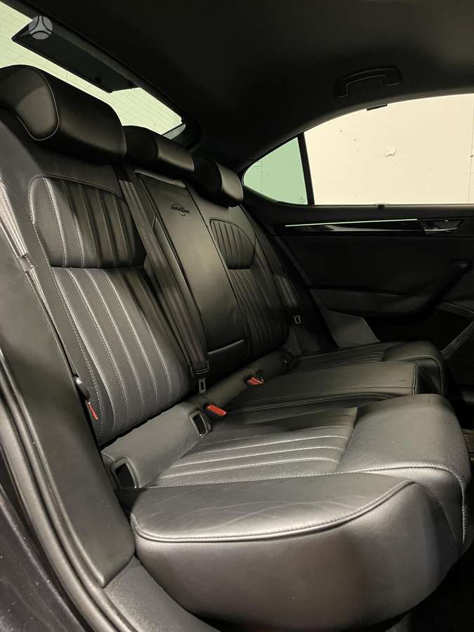 Skoda Superb, 2.0 l., Седан