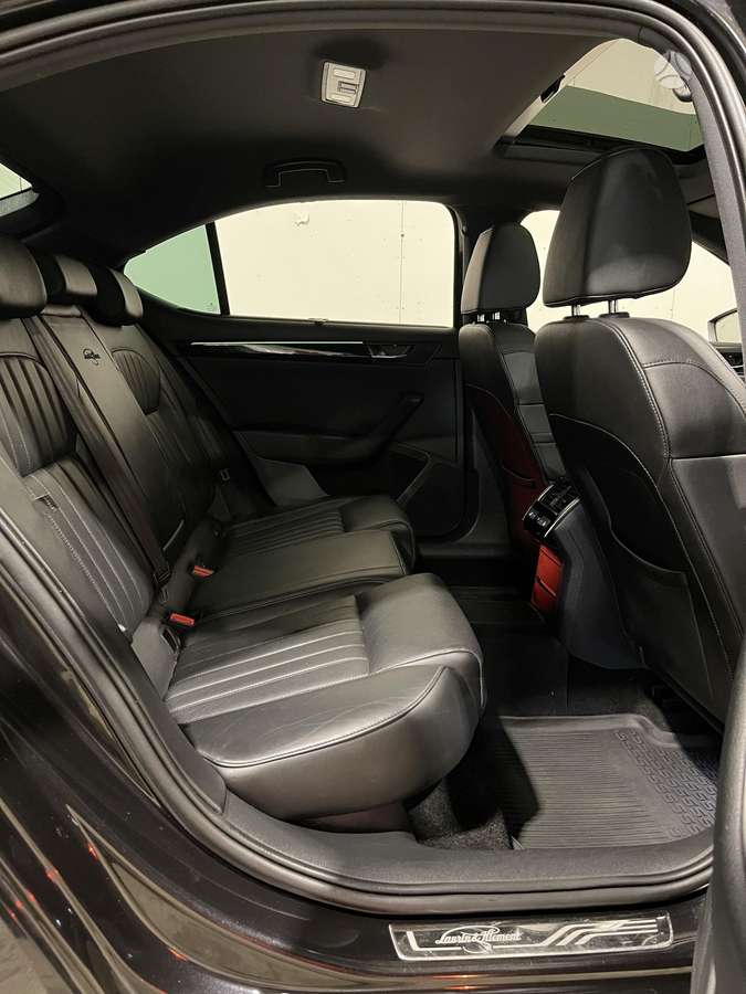 Skoda Superb, 2.0 l., Седан