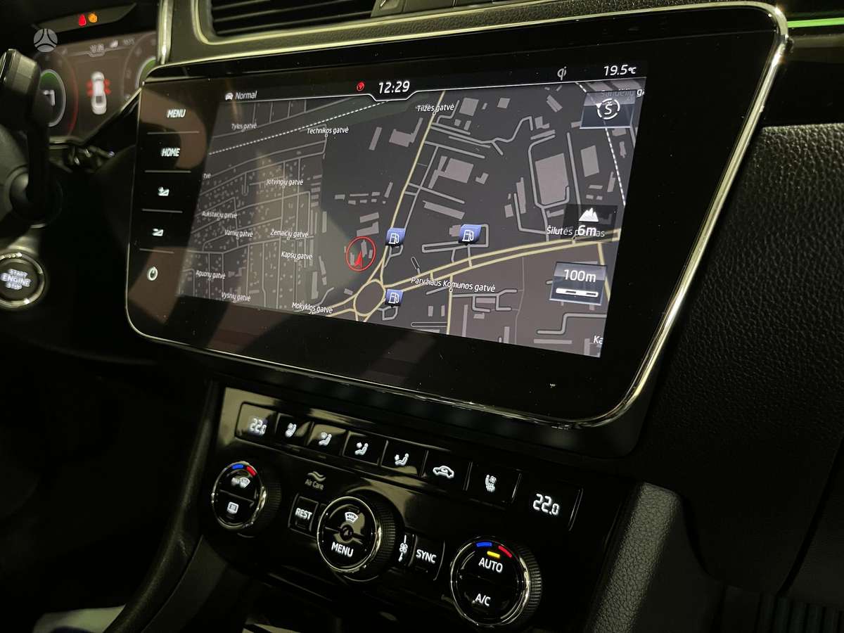Skoda Superb, 2.0 l., Седан