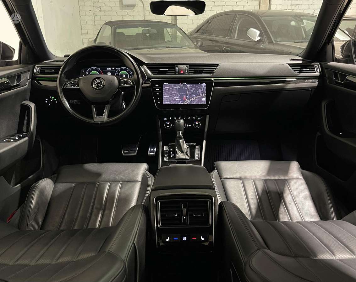Skoda Superb, 2.0 l., Седан