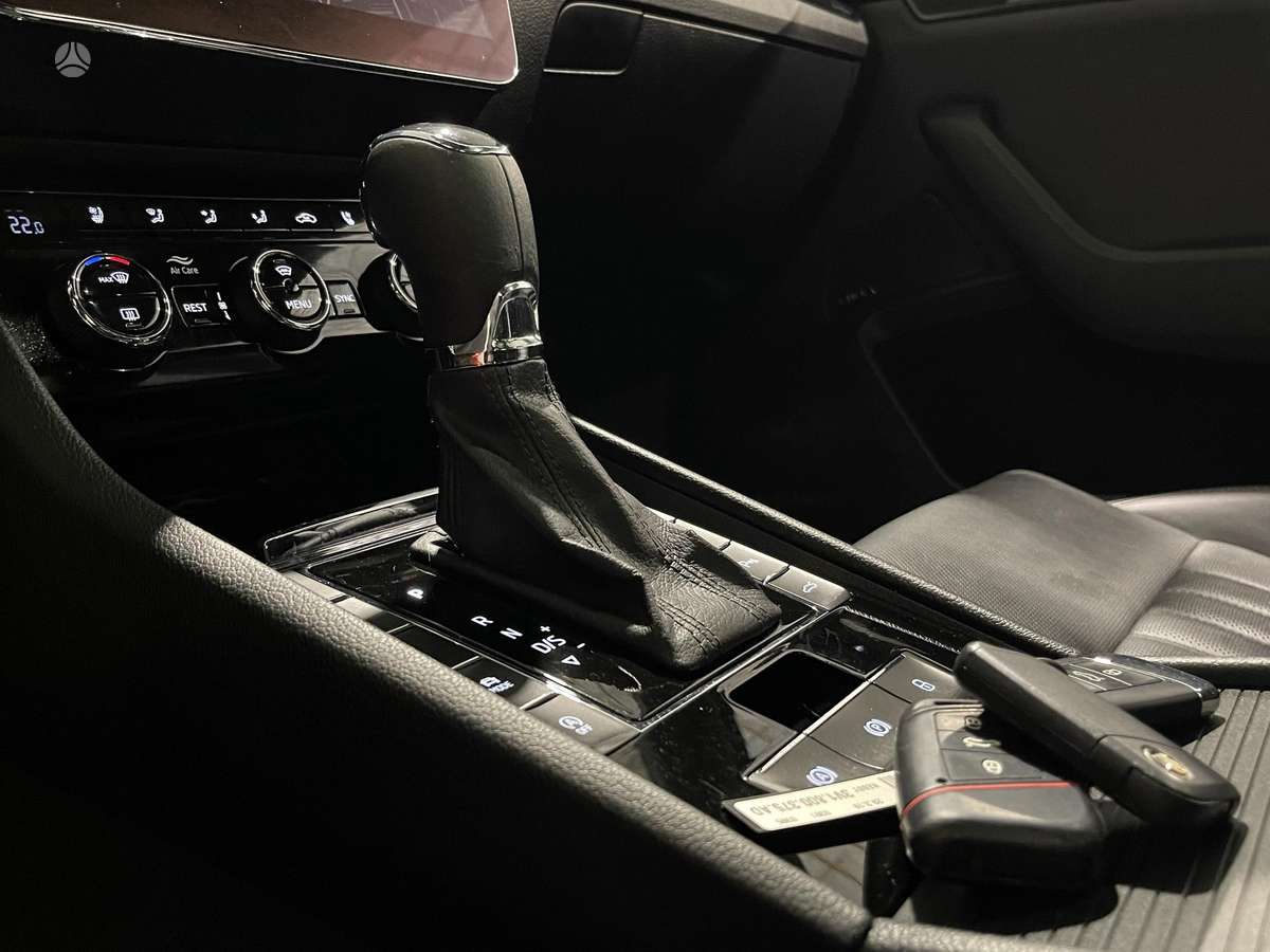 Skoda Superb, 2.0 l., Седан