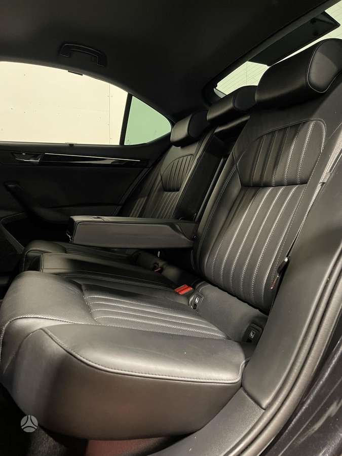Skoda Superb, 2.0 l., Седан