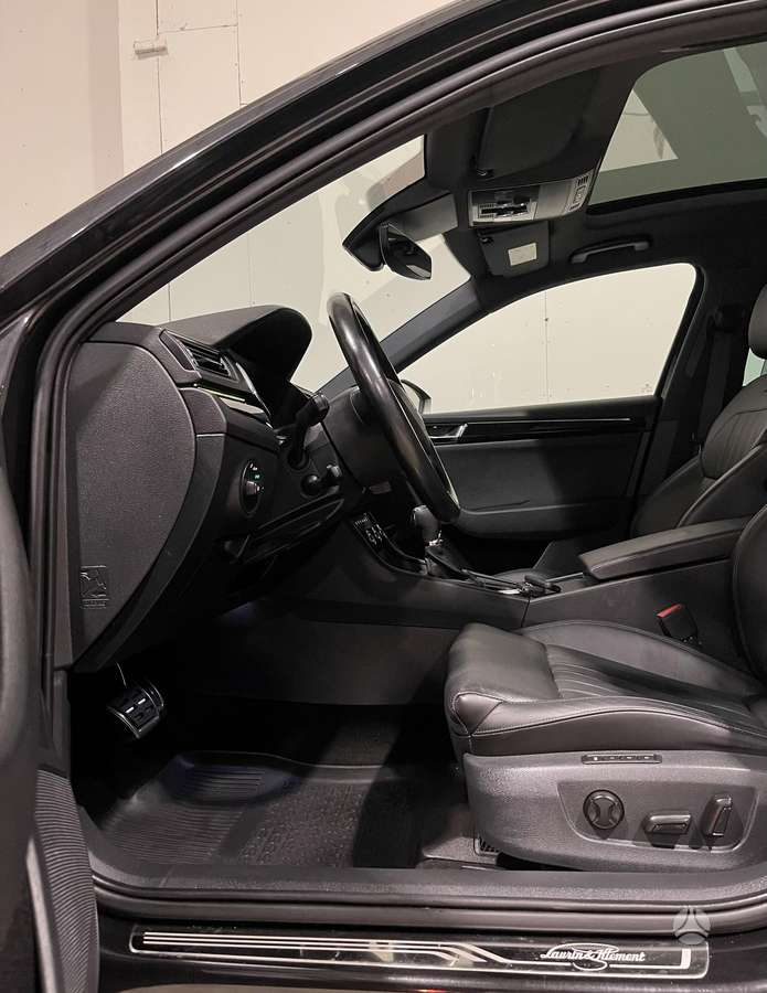 Skoda Superb, 2.0 l., Седан
