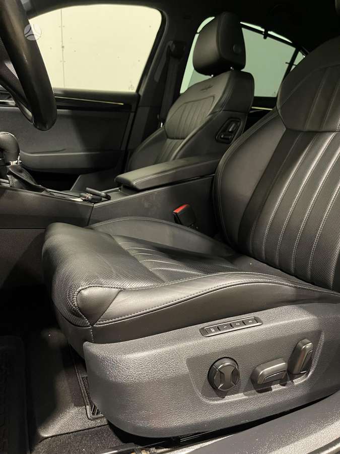 Skoda Superb, 2.0 l., Седан