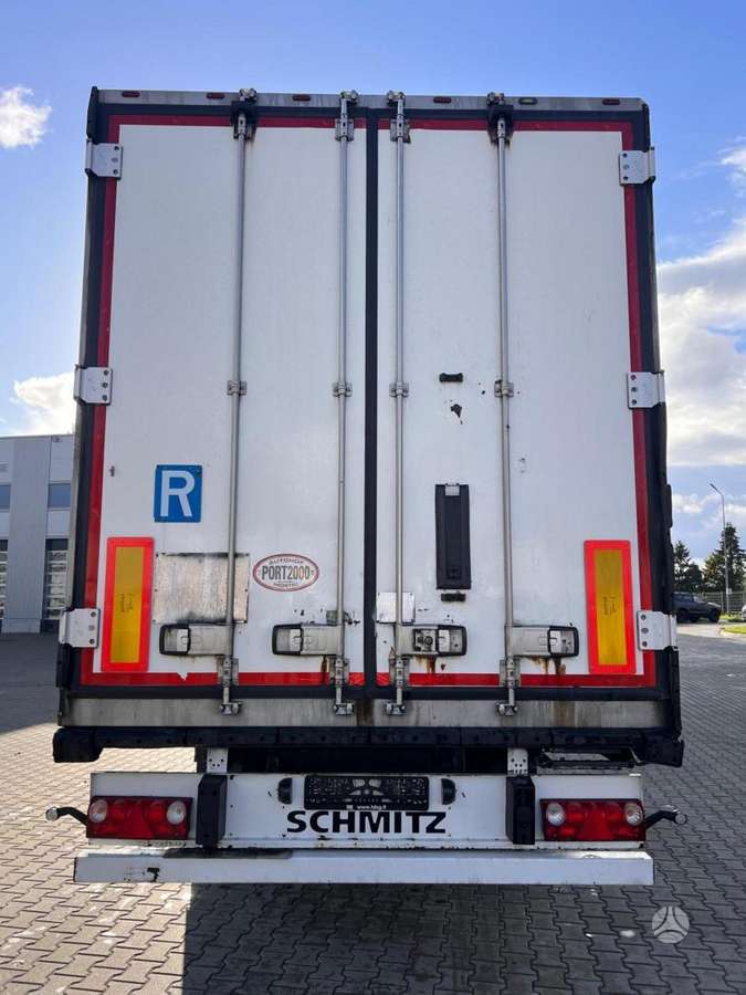 Schmitz SKO 27, šaldytuvai