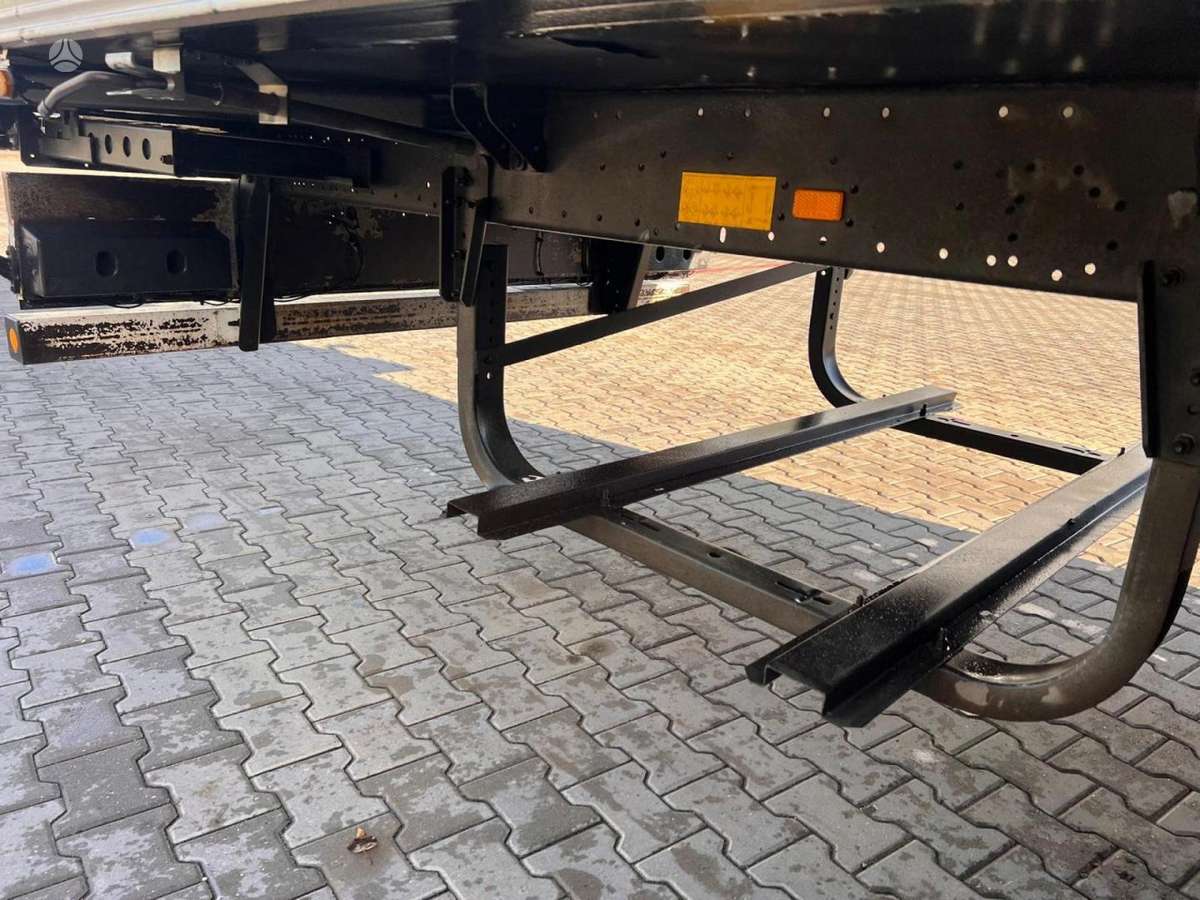 Schmitz SKO 27, refrižerātori