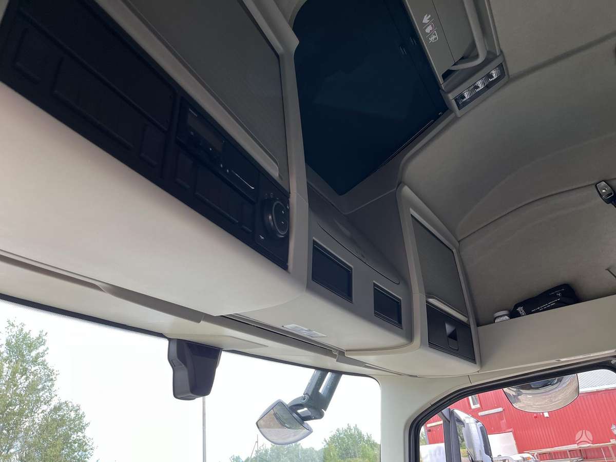 Volvo FH, double sleeper